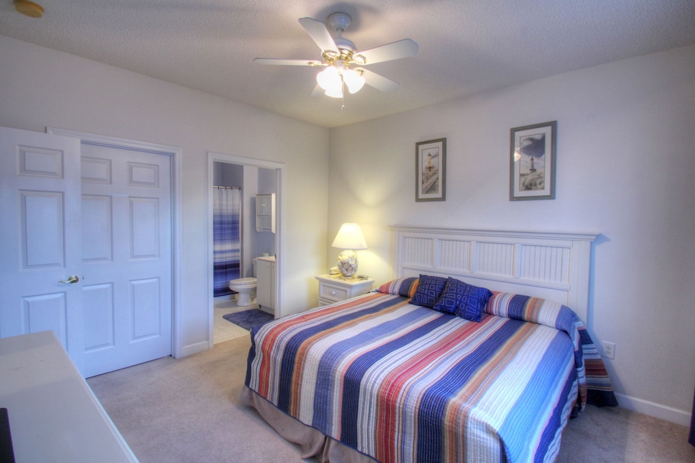 Condo, 2 Bedrooms, Balcony (Sleeps up to 6)