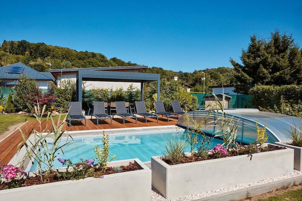 Villa photo 1