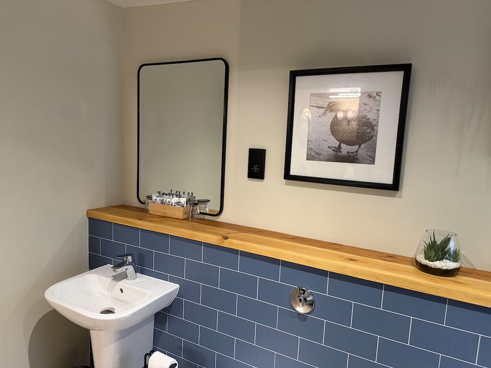 Superior Double Room, Ensuite (Collection) photo 3
