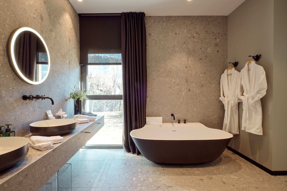 Grand Suite (2 Adults) photo 2