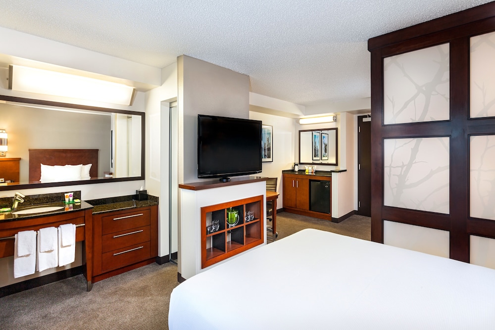 Room, 2 Queen Beds (High Floor) - Photo 2
