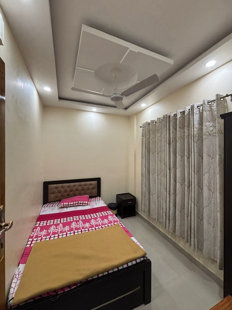 Standard Room photo 2