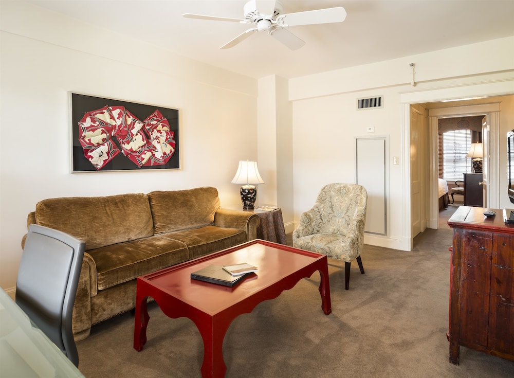 Suite, 1 King Bed, Park View - Photo 2