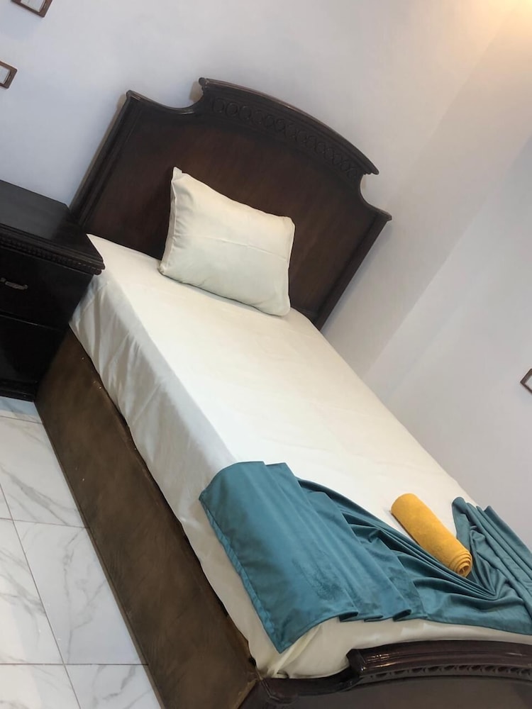 Economy Single Room, Balcony, Desert View