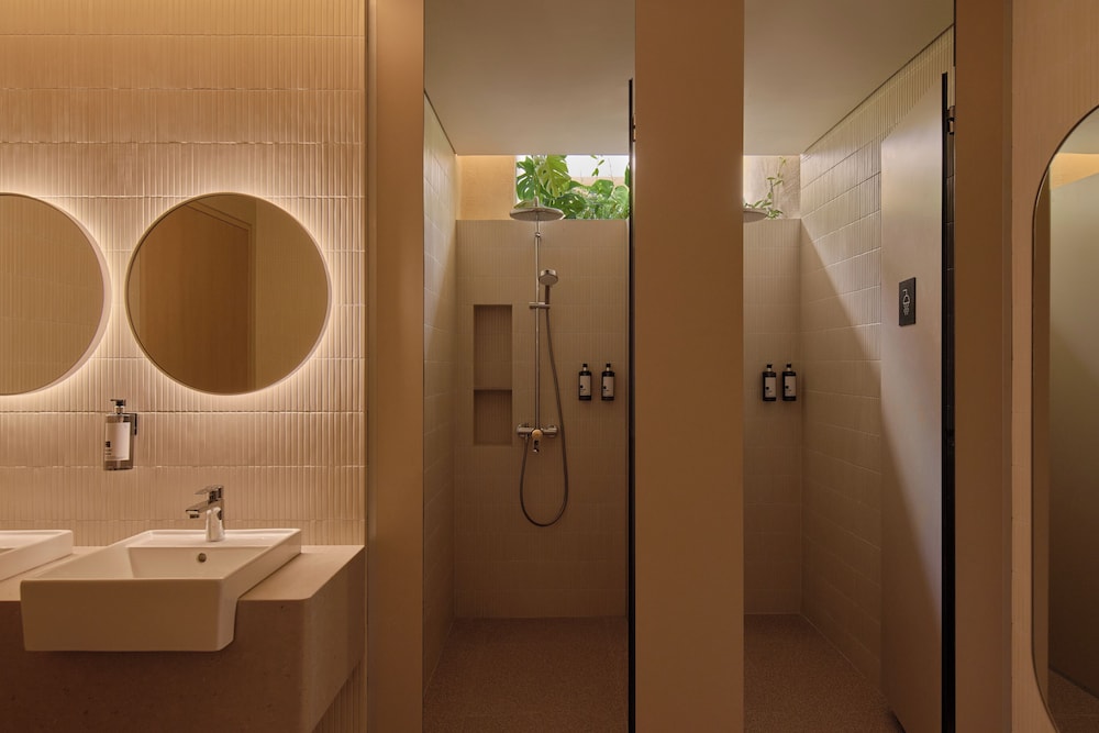 Windowless Shared Dormitory, Women only, Non Smoking photo 2