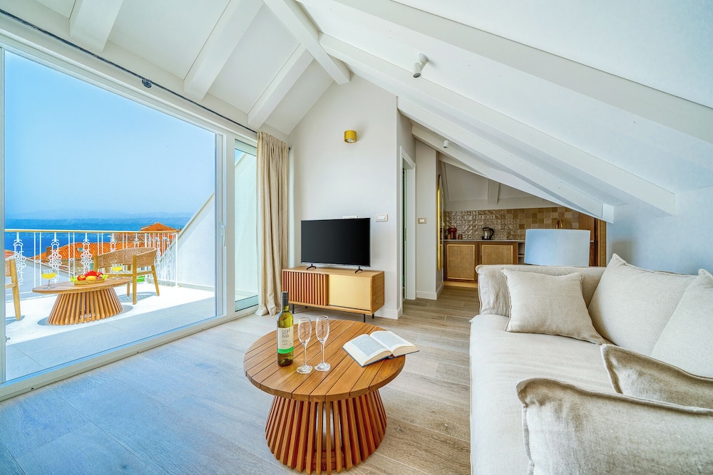 Luxury Suite, Sea View