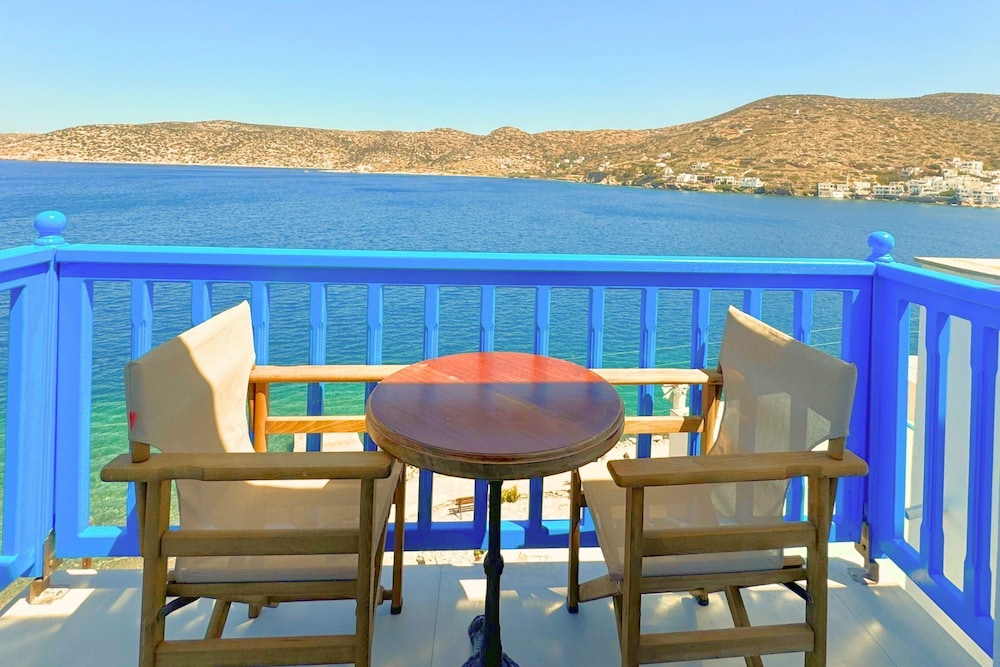 Double Room with Private Balcony photo 2