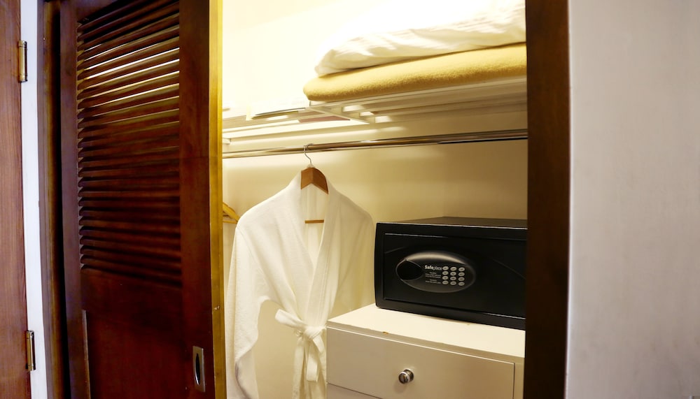 Diplomatic suite photo 3