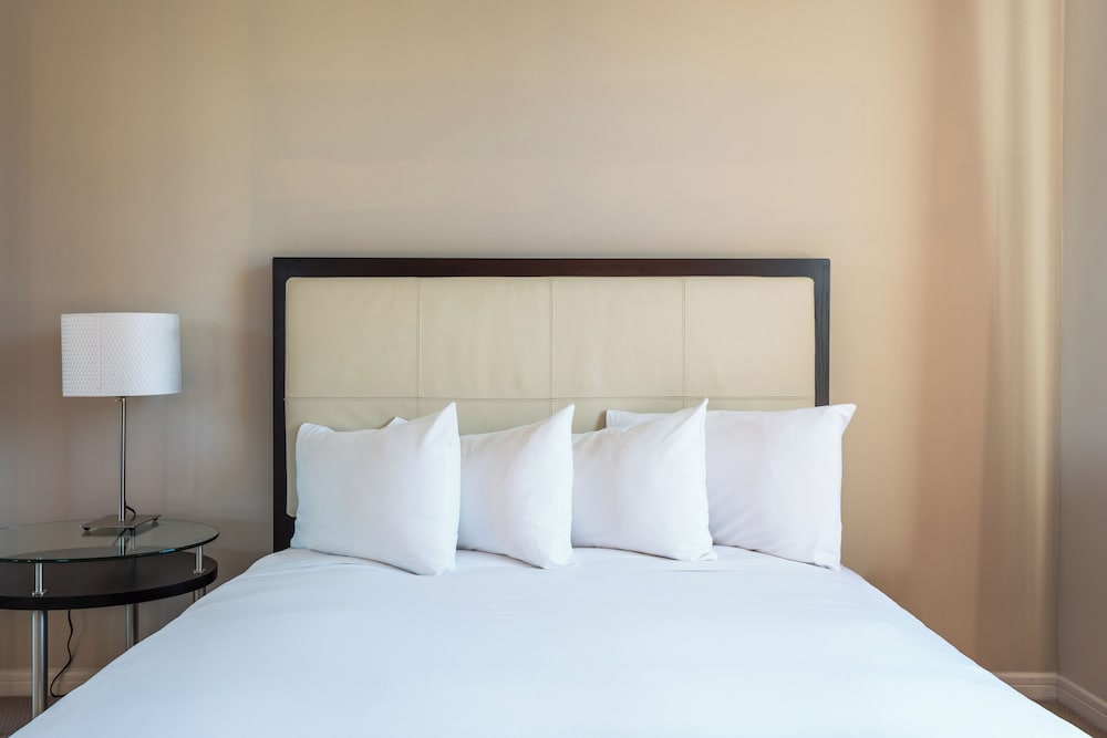 Carmana 2-Bedroom Suite (1 Queen + 1 Queen)