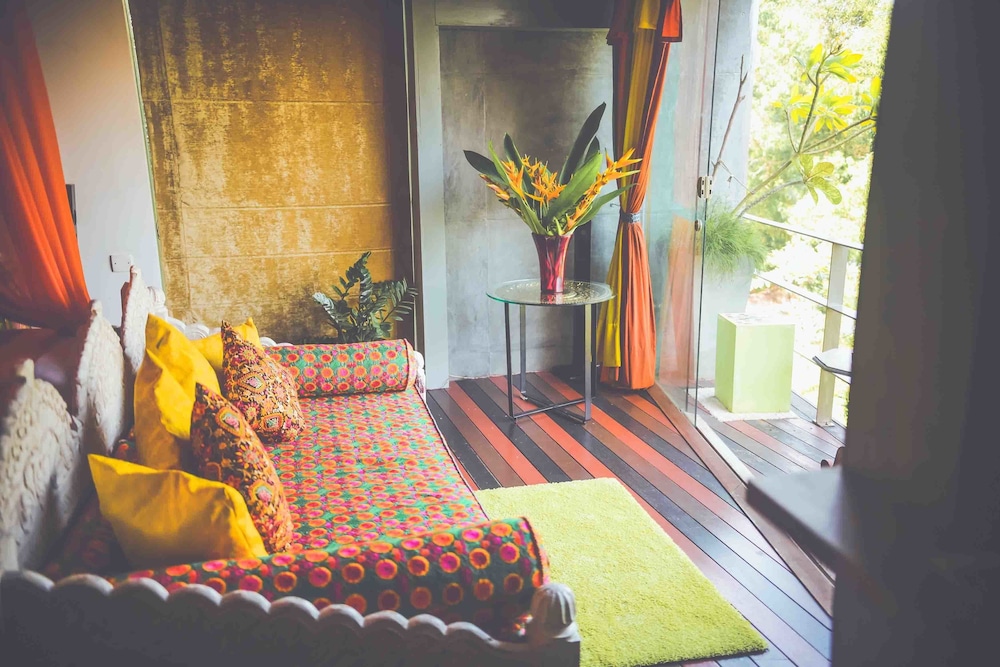 Royal Suite, 1 King Bed, Balcony, Lake View