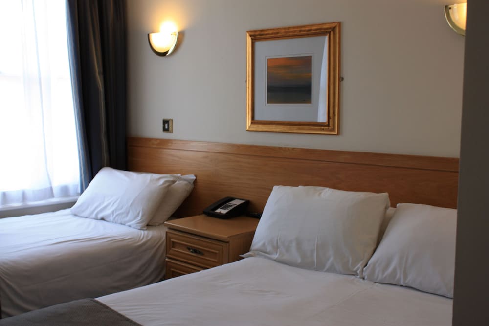 Triple Room, 1 Bedroom photo 1