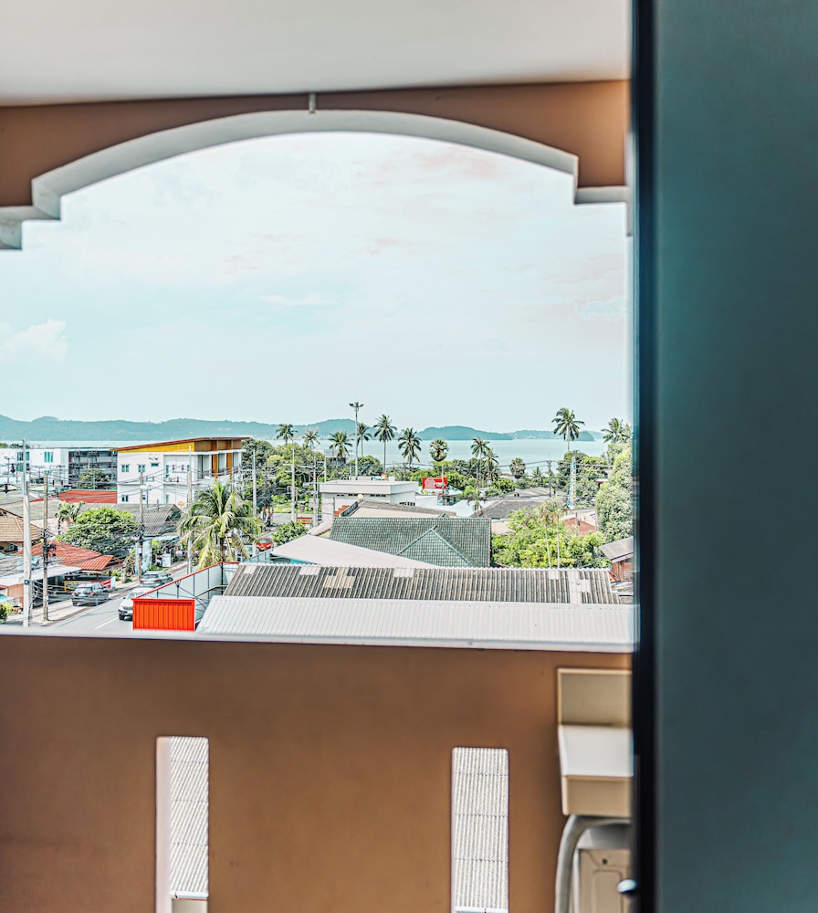 Deluxe Double or Twin Room, Sea View photo 3