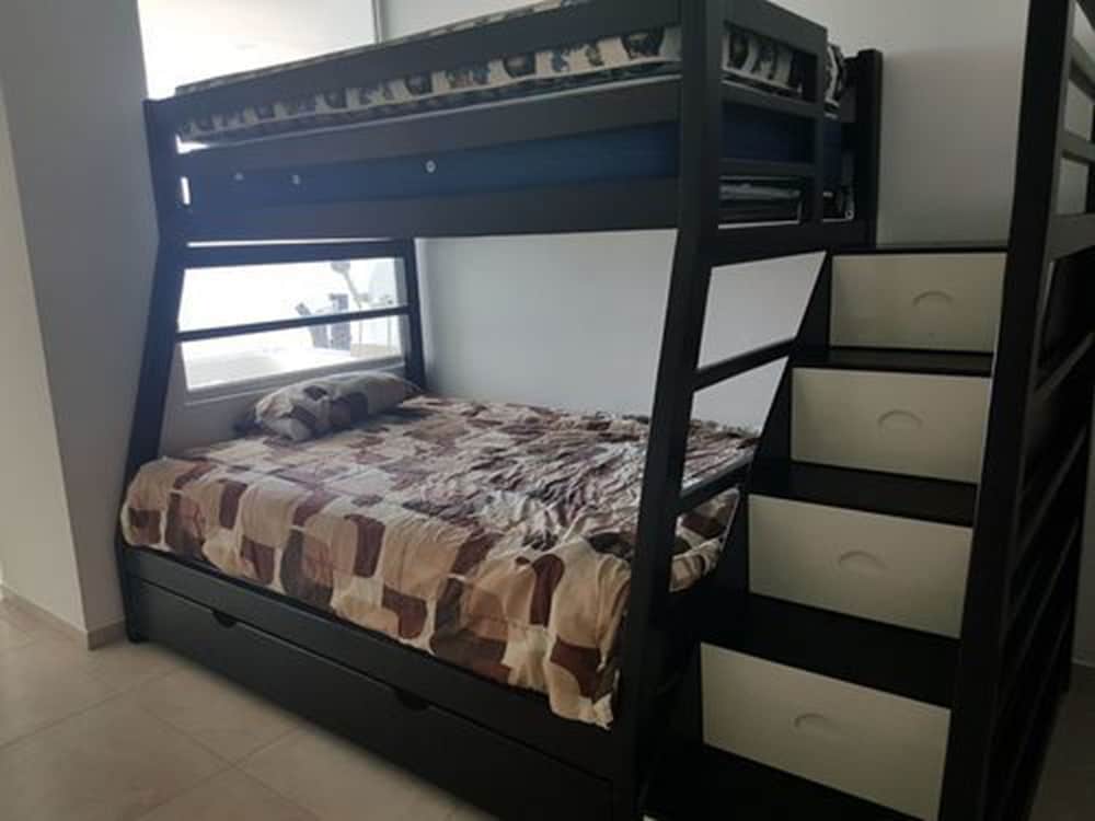 Elite Apartment, Multiple Beds, Non Smoking photo 2