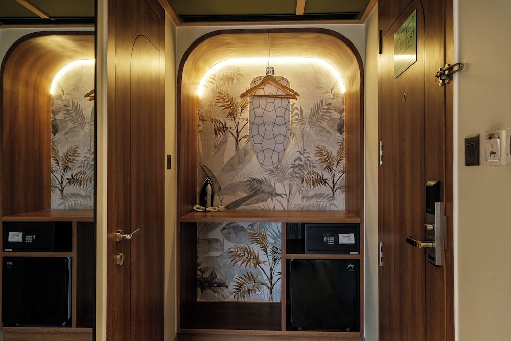 Urban Corner Room - Photo 26