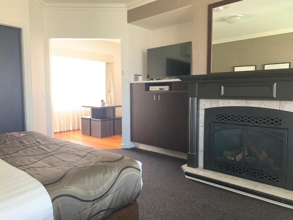 Two Bedroom Apartment with Spa Bath