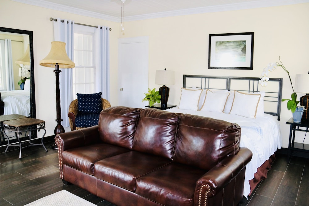 Room, 1 Queen Bed, Courtyard View, Courtyard Area photo 3