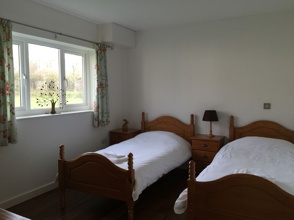 Luxury Cottage, 2 Bedrooms (2BEDTU48) photo 1