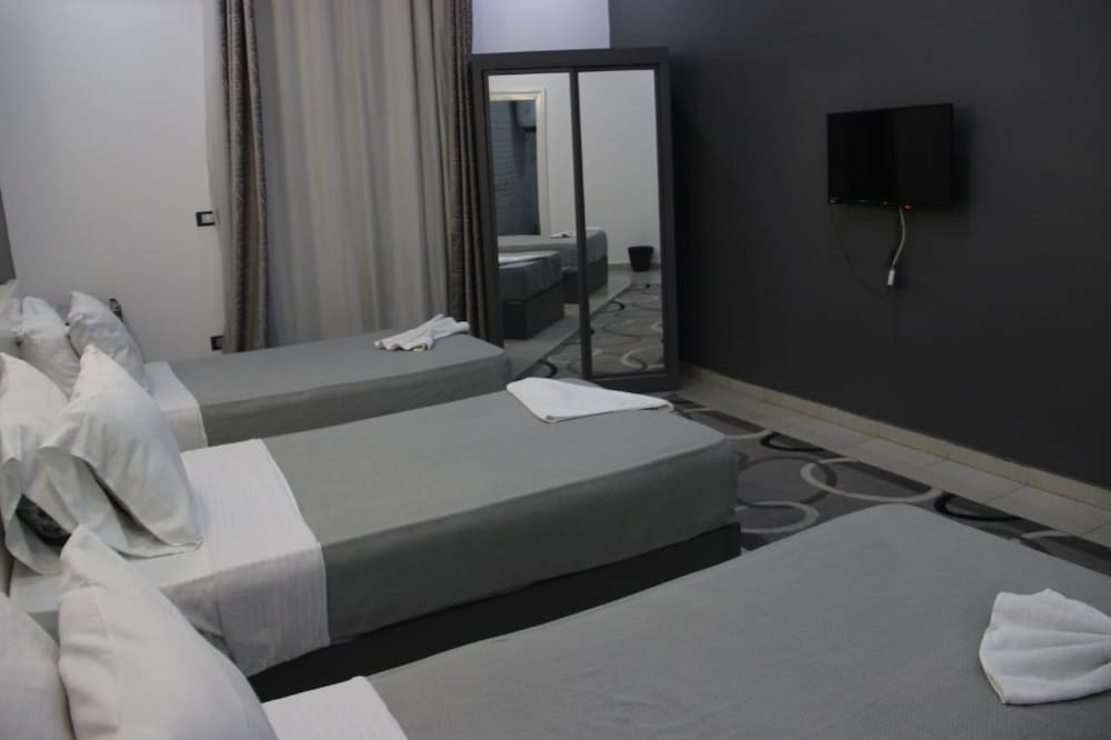 Triple Room, 3 Twin Beds, Private Bathroom