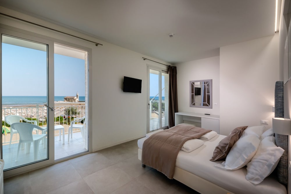 Panoramic Triple Room, Sea View photo 2