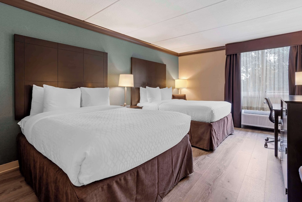 Standard Room, 2 Queen Beds, Refrigerator & Microwave, Courtyard Area - Photo 1