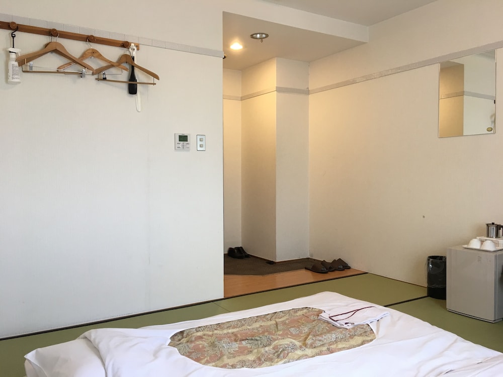 Traditional Twin Room, Smoking (Japanese-style Room) photo 2
