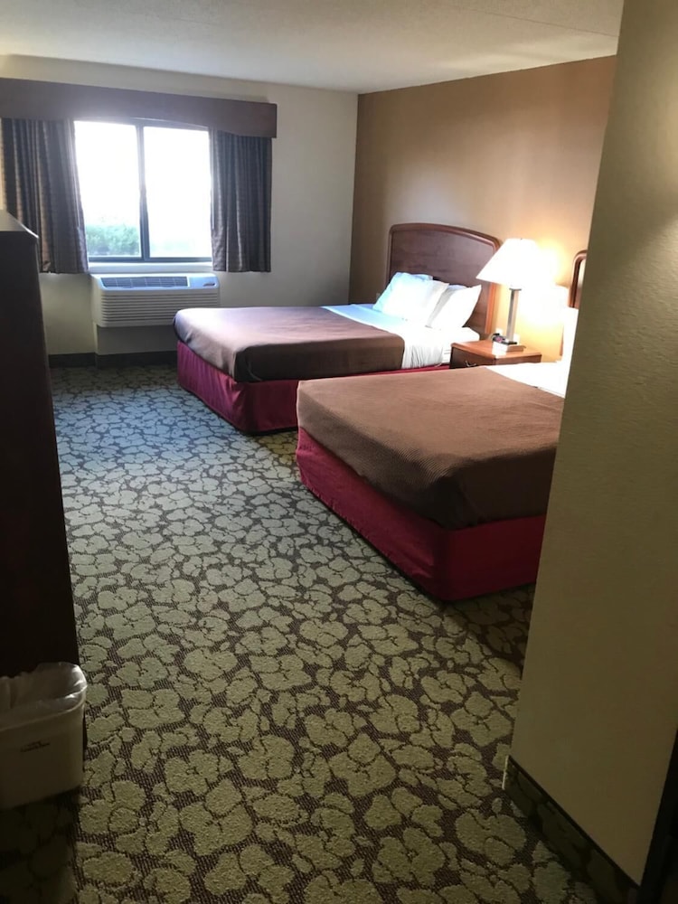 Room, 2 Queen Beds, Non Smoking - Photo 2