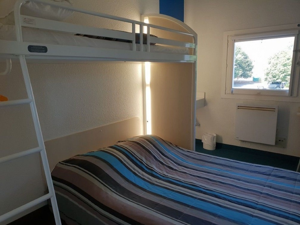 Triple Room, Shared Bathroom