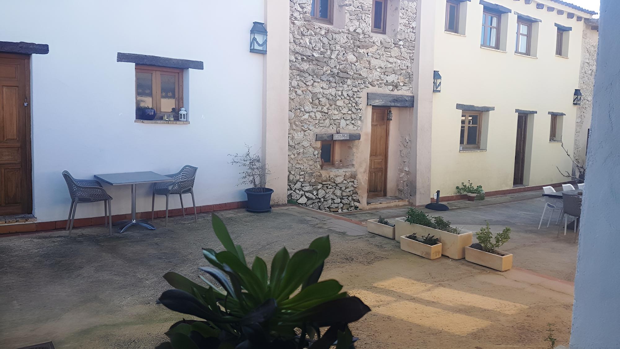 Double Room, 1 Bedroom, Pool Access, Courtyard View photo 3