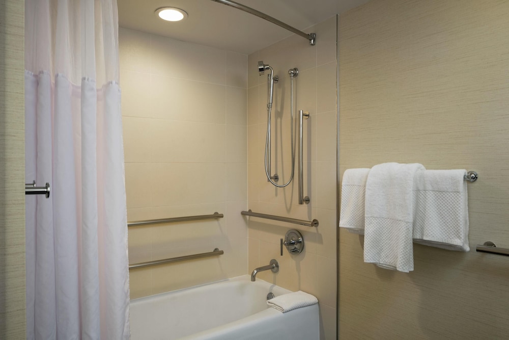 Grand Room, 2 Queen Beds, Ocean View (Palace Grand, Newly Renovated) thumbnail 5
