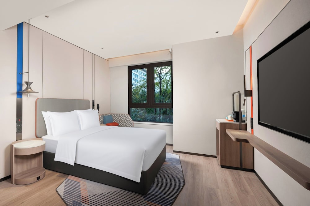 Standard Room, 1 Queen Bed, Accessible