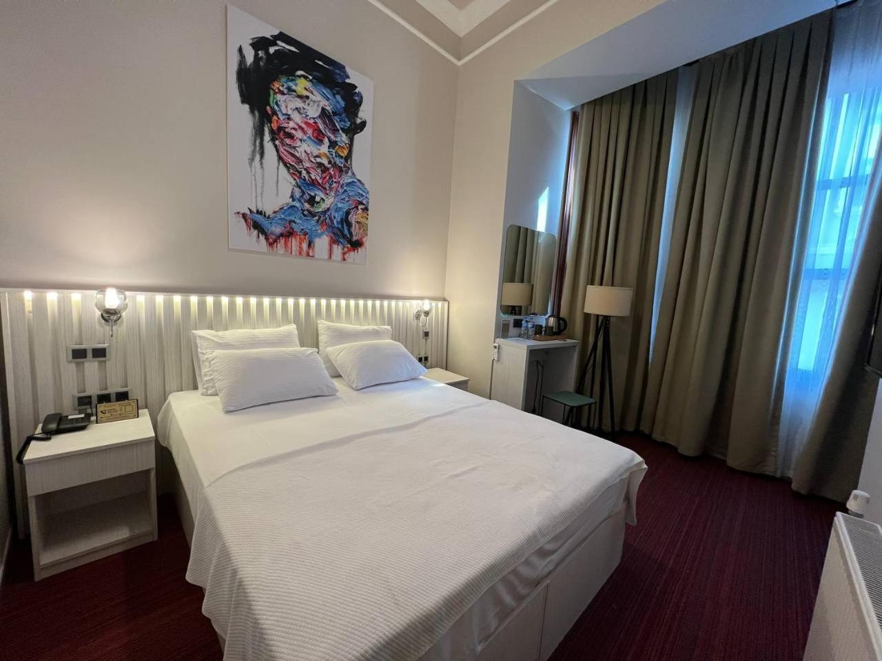 Deluxe Double or Twin Room photo 1