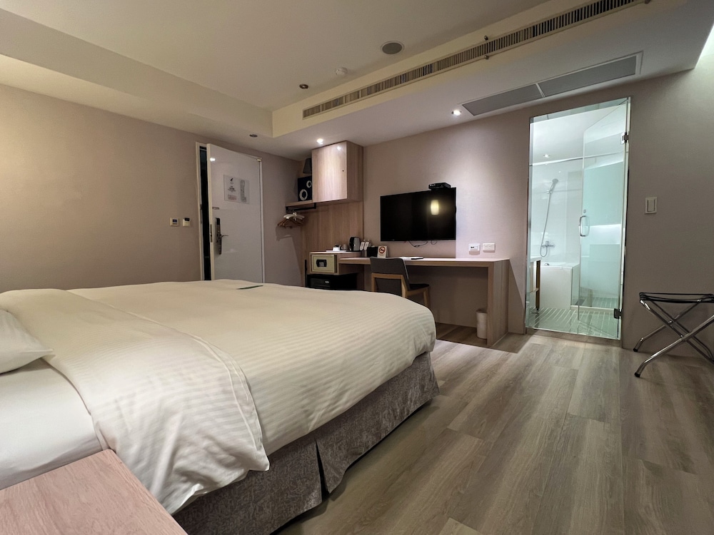Luxury Double or Twin Room photo 3