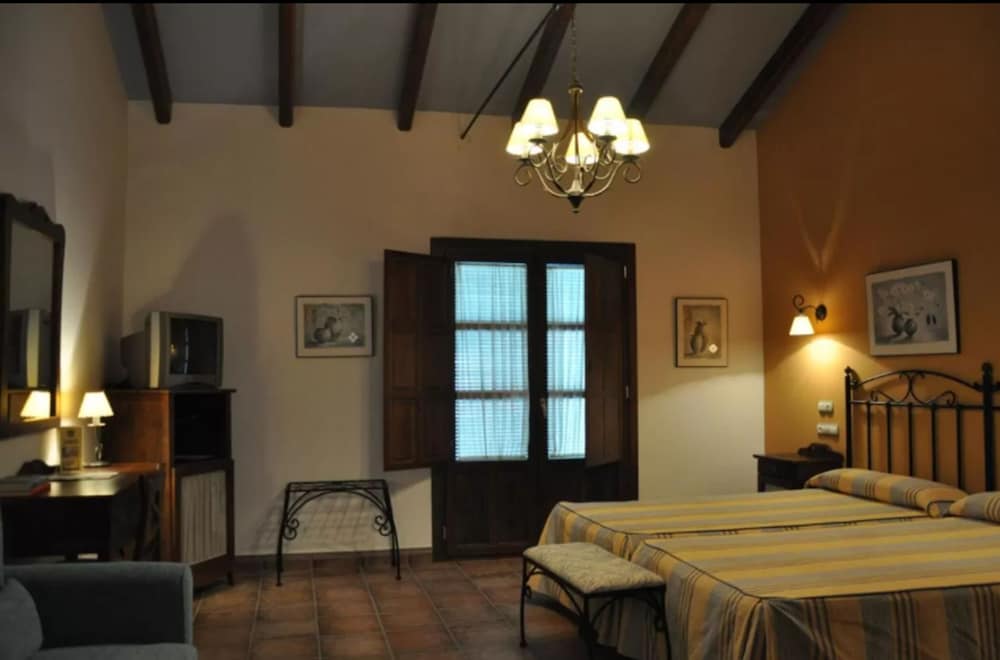 Double or Twin Room photo 3