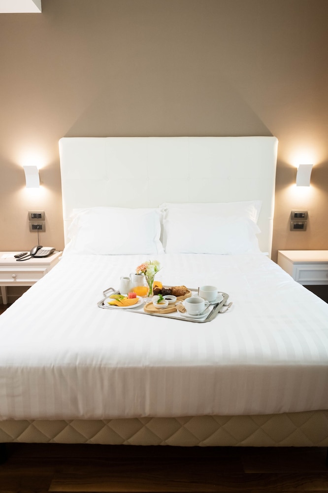 Suite, 1 Bedroom photo 2
