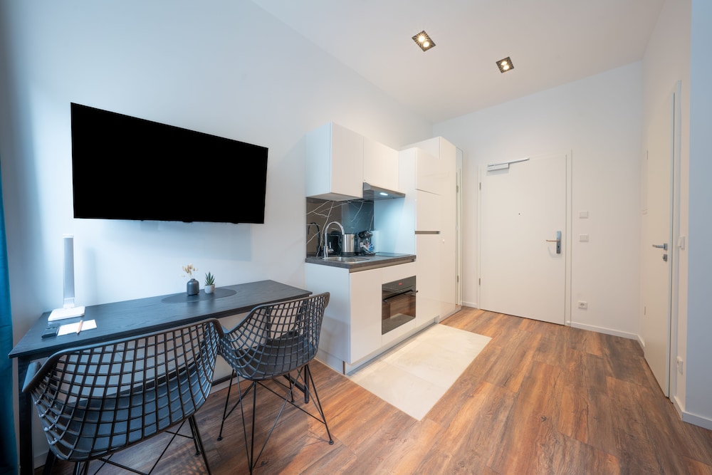 Comfort Studio Apartment - Photo 3