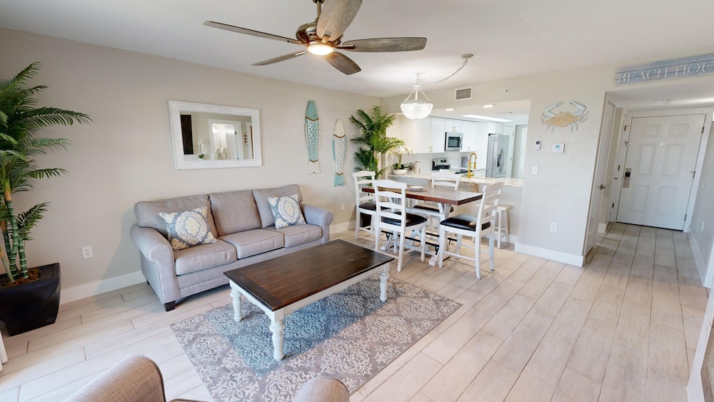 Condo, 2 Bedrooms