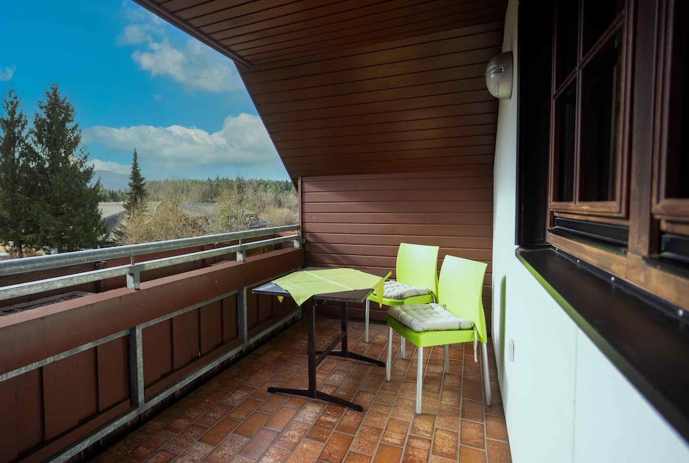 Basic Apartment, Non Smoking, Patio photo 3