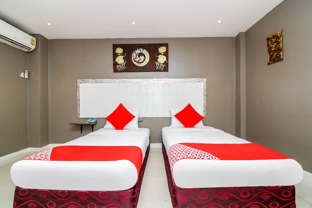 Deluxe Twin Room, Pool View photo 1