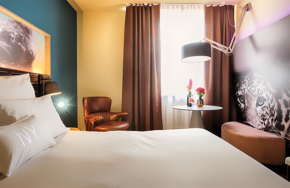 Economy Room thumbnail 6