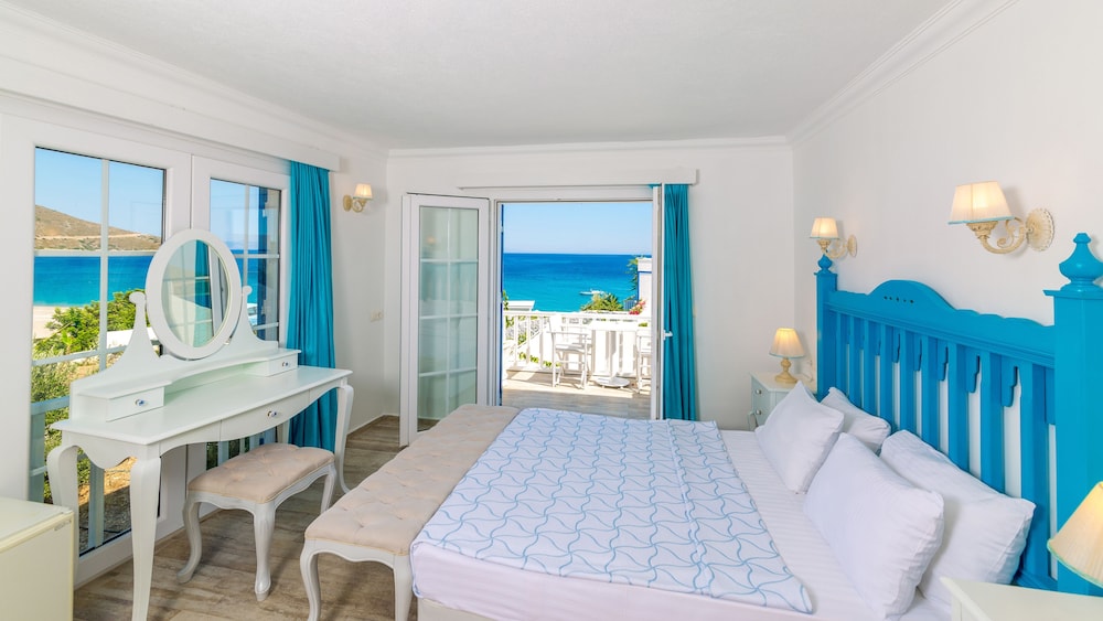 Triple Room, Partial Sea View photo 1