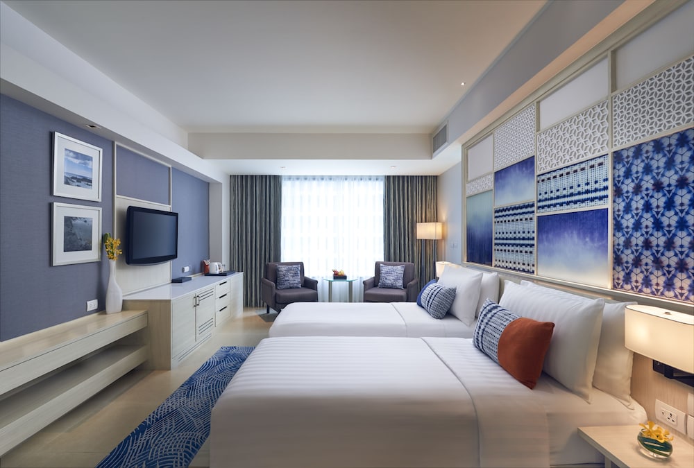 Executive Room, 1 King Bed (Club) - Photo 5
