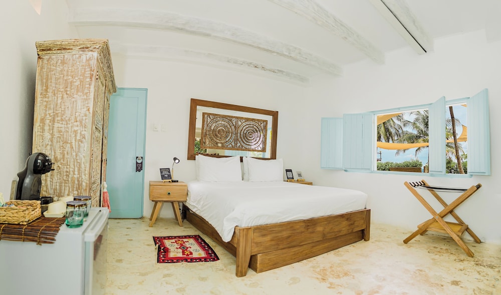 Standard Room, 2 Double Beds, Garden View photo 1