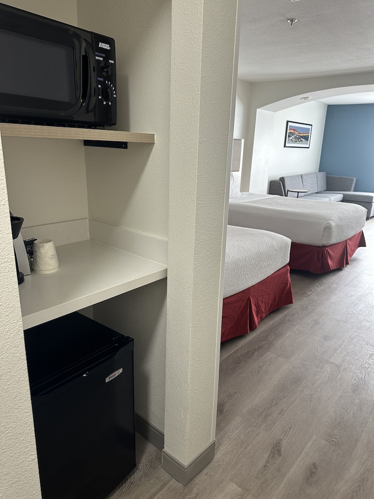 Studio Suite, 2 Queen Beds, Non Smoking - Photo 5