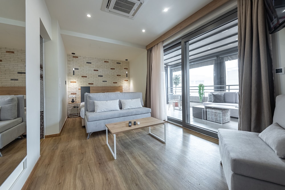 Senior Double Room, Sauna, City View
