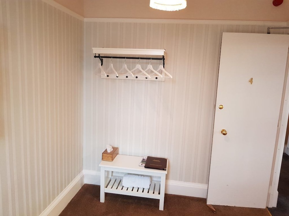 Single Room, Shower photo 3