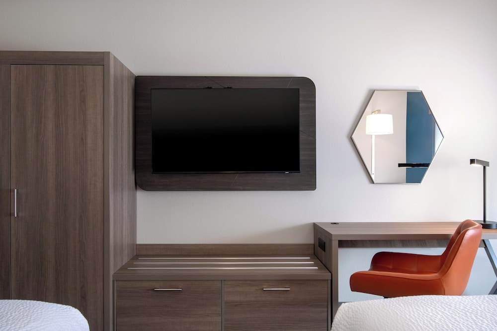 Suite, 2 Queen Beds - Photo 5