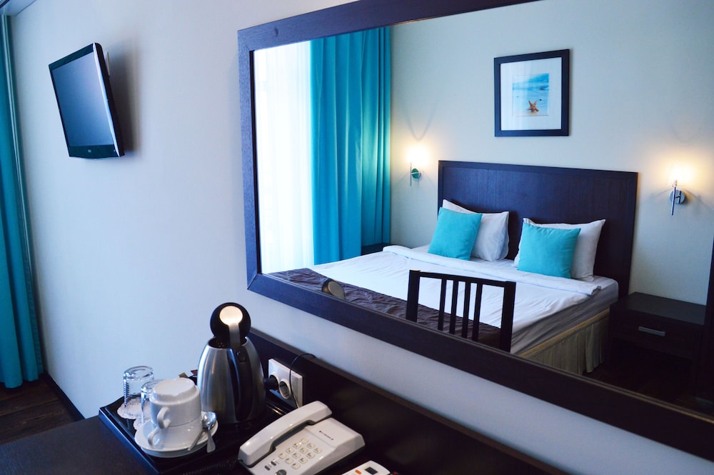 Standard Double Room, 1 Queen Bed, Balcony photo 2
