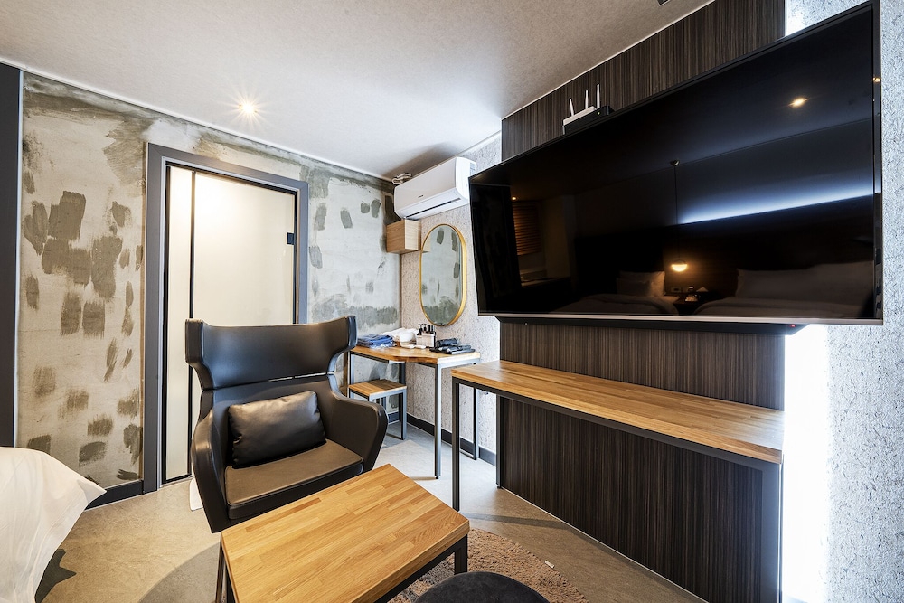 Deluxe Twin Room - Photo 9