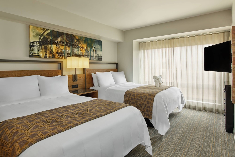 Suite, 2 Double Beds - Photo 2