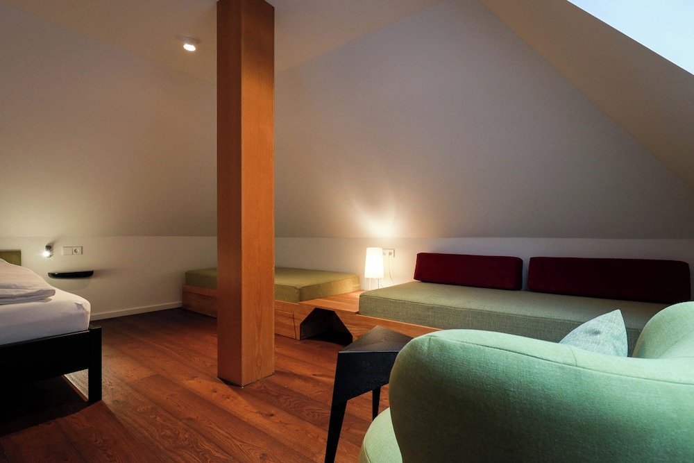 Family Studio - Photo 2